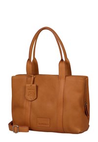 Sac fourre-tout en cuir tan avec poignées doubles, fermeture zippée et étiquette logo en relief. Présente des coutures verticales pour la structure. Bretelle remplaçable.