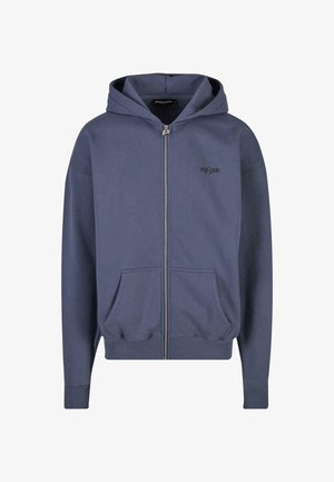 Temno modra zip-up kapuca z sprednjimi žepi, kapuco, rebrastimi manšeti in majhnim črnim logotipom na prsih.