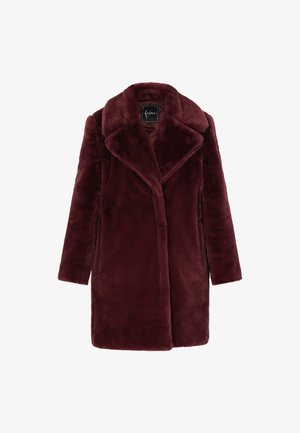 Burgundy színű műszőrme kabát, széles, kivágott gallérral, hosszú ujjal és oldalsó zsebekkel. Puha tapintású és egyenes vonalú fazon.