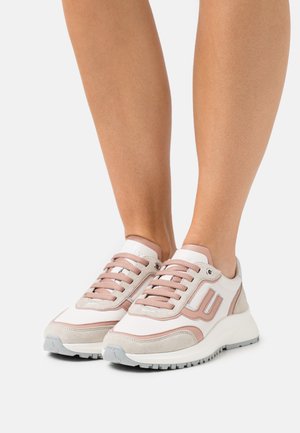 DEMMY - Trainers - dusty white/flor/silver