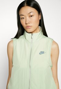 Nike Sportswear VEST - Vest - honeydew/sea glass