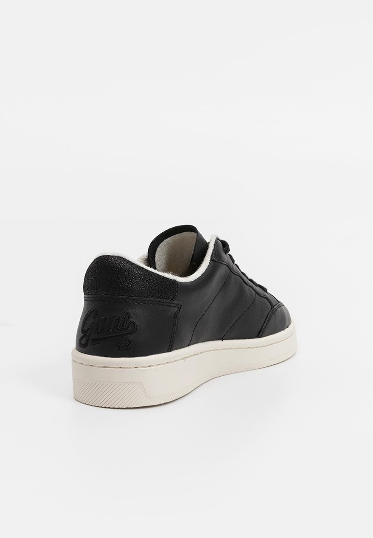 Sneaker low