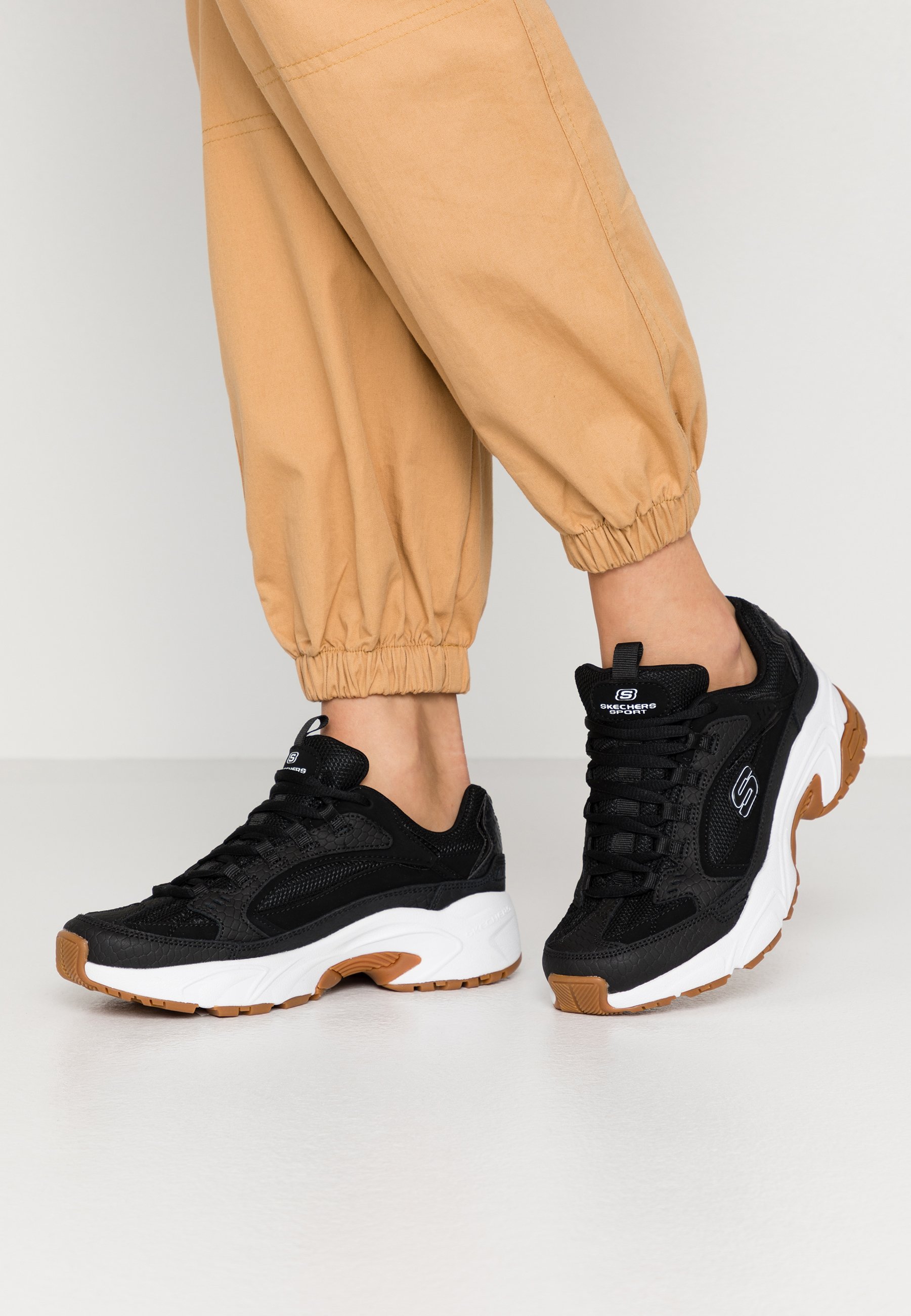 Skechers Sport STAMINA Joggesko blackwhite Zalando.no Skechers Sport STAMINA Joggesko offwhite Zalando.no