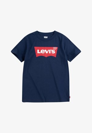 T-shirt in cotone blu navy con un grande logo rosso "Levi's" sulla parte anteriore, scollo rotondo e maniche corte.