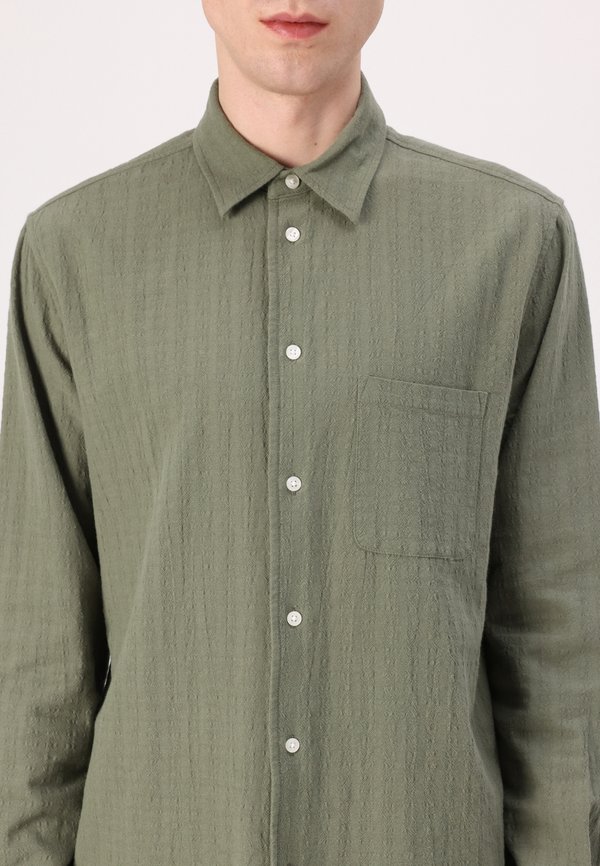 LIAM - Shirt - four leaf clover3