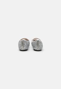 Even&Odd Bailarinas con hebilla - silver-coloured