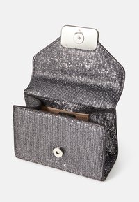 Guess ZALINA MINI TOP HANDLE FLAP - Sac à main - pewter