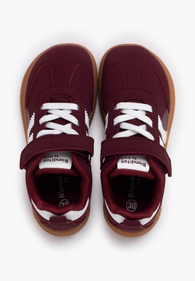 Scarpe Bambina Pisamonas Chiuse A Strappo – Camoscio Effetto, Suola Antiscivolo, Taglia 41, Colore Bordeaux, Perfette Per Autunno E Primavera, Made In Spain
