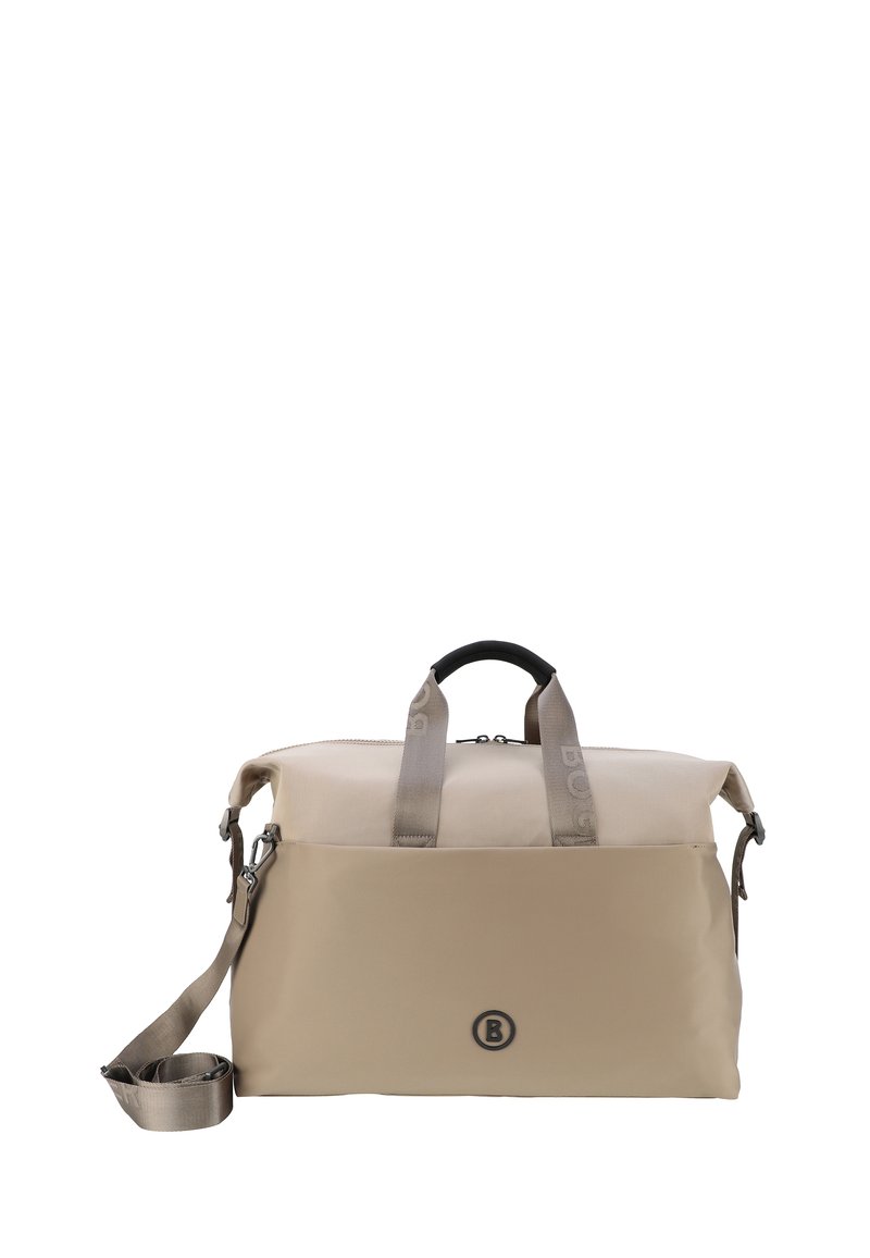 Sac de voyage beige en matériau durable, avec des poignées supérieures doubles, une bandoulière amovible et un accent de logo sur le devant.