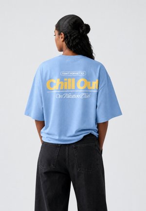 On Vacation, CHILL OUT T-SHIRT UNISEX - Printtipaita - light blue