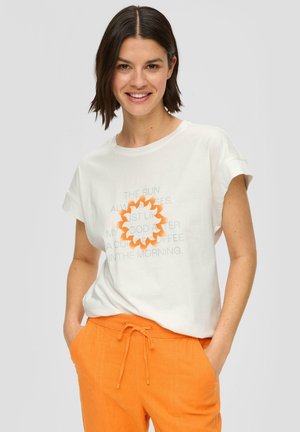 - T-shirt z nadrukiem