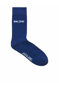 Niebieska bawełniana skarpetka z białym napisem "NINE.ZERO" u góry i "JACK & JONES" na dole; gładka faktura i standardowa długość do kostki.