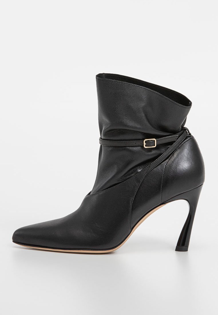 Jimmy Choo Enkellaarsjes met hoge hak zwart Jimmy Choo Enkellaarsjes met hoge hak zwart