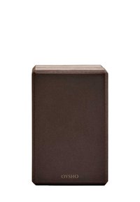 Tmavohnedá úložná krabica s hladkým, matným povrchom, obdĺžnikovým tvarom a jemným logom na spodnom okraji. Jednoduchý a funkčný dizajn.