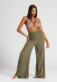 Unselected, khaki