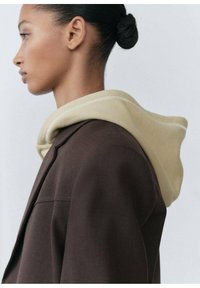 Mango Felpa con zip - beige