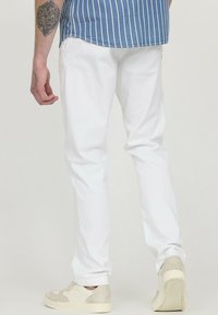 Lee Cooper Pantalon classique - blanc