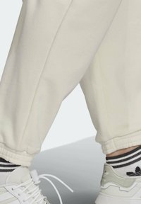 adidas Originals Pantalones deportivos - off-white
