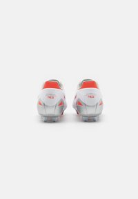 Mizuno MORELIA NEO IV PRO MIX - Scarpe da calcio per terreno morbido - white/radiant red/ hot coral