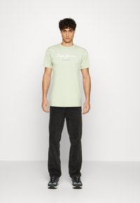 Pepe Jeans EGGO - T-shirt estampada - composition
