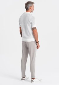 Ombre OM-PACP - Jogginghose - light grey