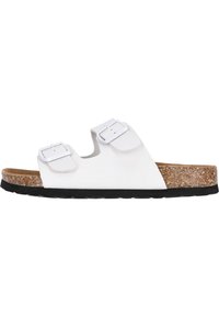 Witte sandalen met twee bandjes en verstelbare gespen, kurken voetbed, gestructureerde zwarte rubberen zool en een open ontwerp voor ademend vermogen.