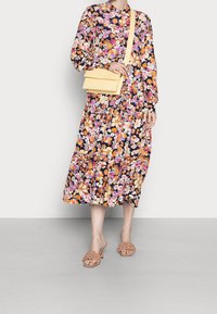 YAS Shirt dress - orange