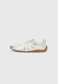 FREEKICK - Sapatilhas - silver-coloured