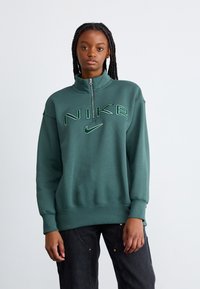Nike Sportswear LOGO - Sweatshirt - vintage green/jade horizon