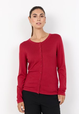 Langer roter Cardigan mit langen Ärmeln und runder Halslinie, Frontknopfschluss und weichem, strukturiertem Strickmaterial. Schlichtes Design ohne Muster.