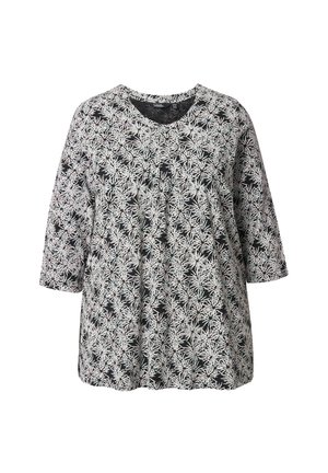 Czarny i biały top w wzór z trzema ćwierć rękawami. Posiada okrągły dekolt i plisowany przód, wykonany z lekkiego materiału.