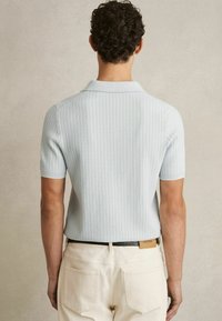 Reiss REGULAR FIT - LANCASTER OPEN-COLLAR TEXTURED  - Poloshirts - soft blue white