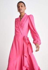 Lotus Dress in Fusia