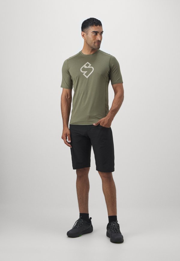 HUNTER - Print T-shirt - woodland2