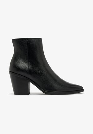 Ankle boots - black
