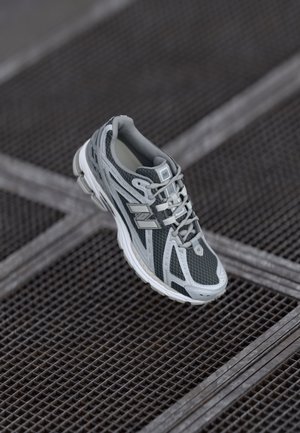U1906 UNISEX - Trainers - white