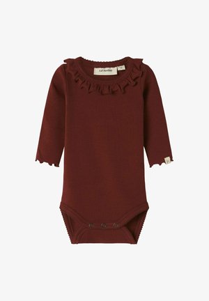 Koraalrode babyonesie met lange mouwen, met een geraffineerde halslijn, golfvormige mouwranden en drie drukknoopjes aan de onderkant.