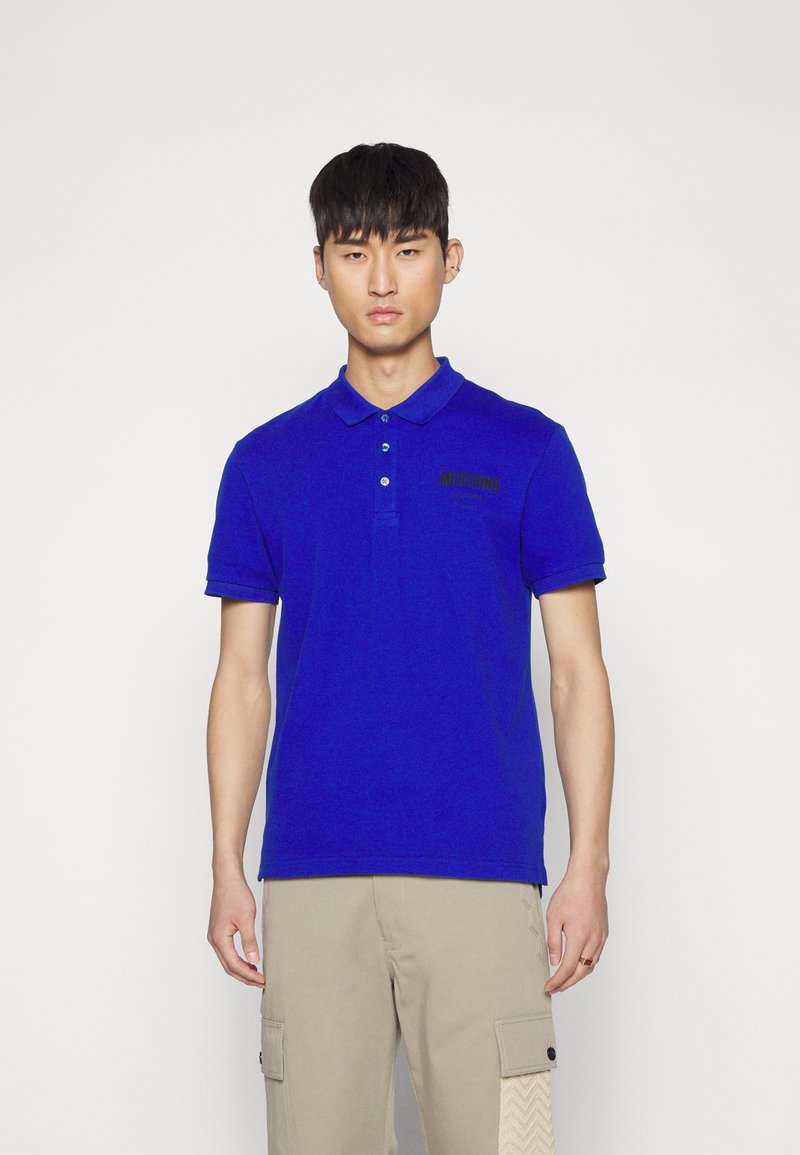 Herren T-shirts & Polos | MOSCHINO UPPER BODY GARMENT Poloshirt blue/hellblau - SZ15129 Herren T-shirts & Polos | MOSCHINO UPPER BODY GARMENT Poloshirt blue/hellblau - SZ15129