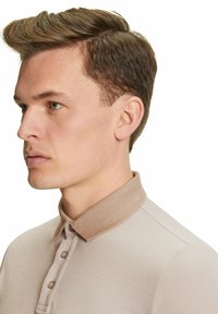 FALKE Poloshirt - cognac