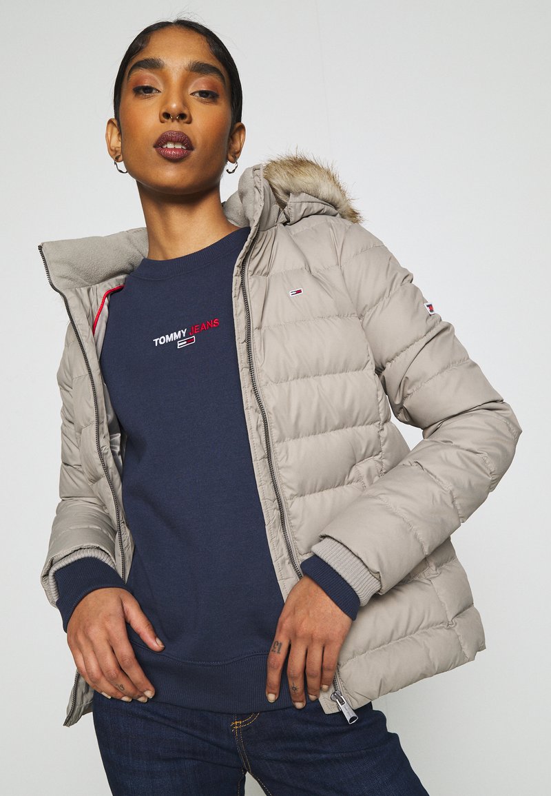 Tommy Jeans Basic Hooded Jacket Winterjacke Mourning Dove Beige Zalando De Tommy Jeans Basic Hooded Jacket Winterjacke Mourning Dove Beige Zalando De