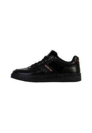 Sneaker in pelle nera con finitura liscia, suola in gomma nera, marchio dorato a contrasto e lacci neri. Design atletico classico.