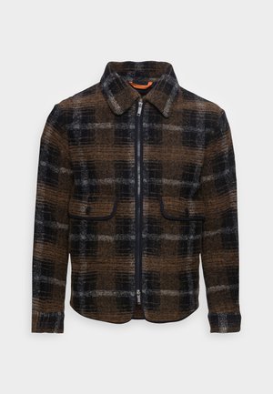 PME Legend Short jacket FORHAWK Sheep vsqo Wa Dusty Olive PLJ2502703-6414 PME Legend Short jacket FORHAWK Sheep vsqo Wa Dusty Olive PLJ2502703-6414