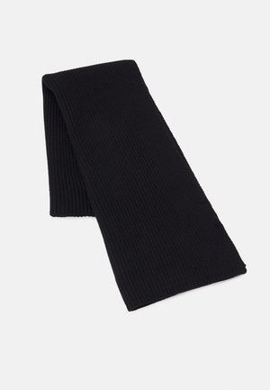 Écharpe noire en maille côtelée pliée, présentée sur fond blanc.