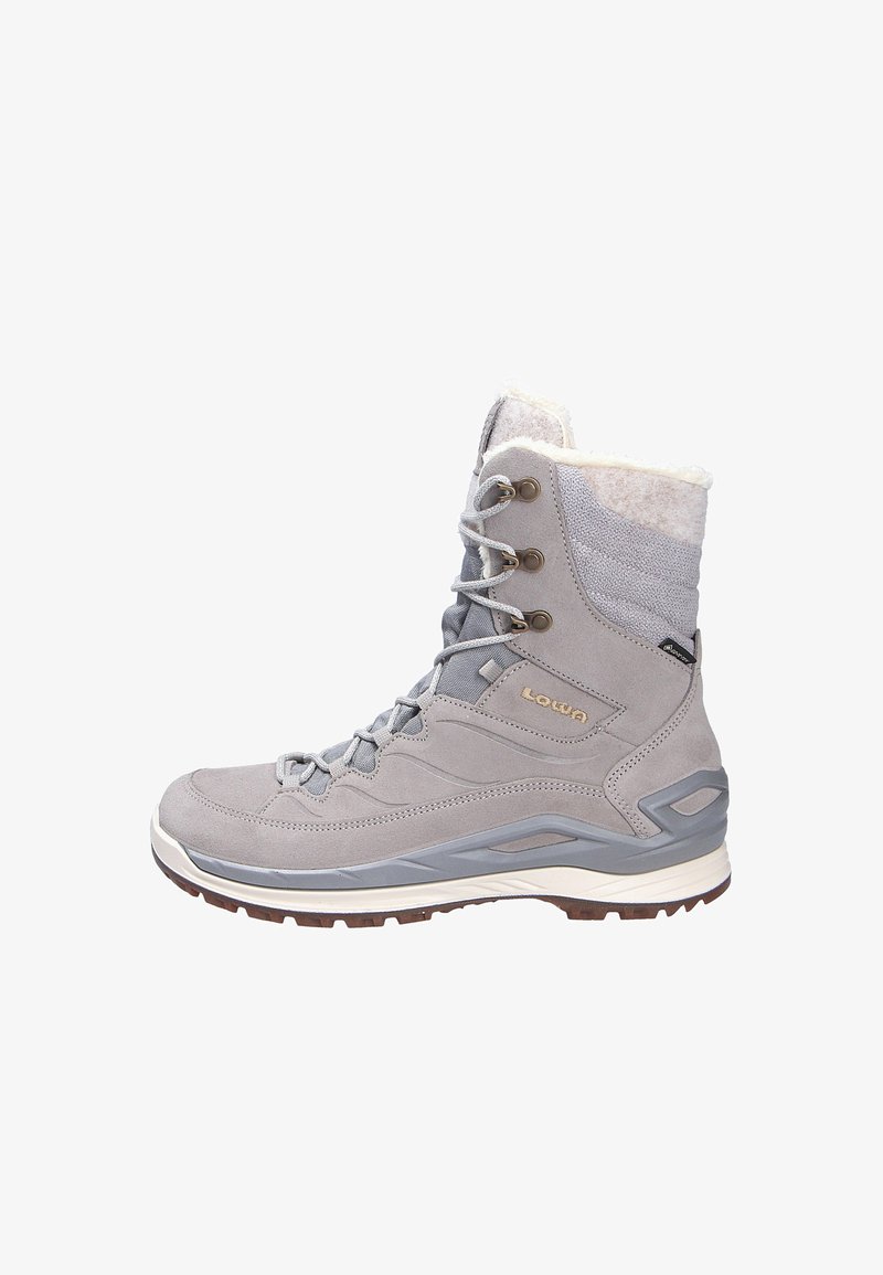 Grau wasserdichte Wanderschuhe mit einem Obermaterial aus Wildleder, weichem Fleece-Kragen, Metallösen und einer robusten Gummisohle für besseren Halt.