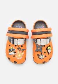Crocs - NARUTO CLASSIC UNISEX - Tagant lahtised kingad - graphite Väikepilt 1