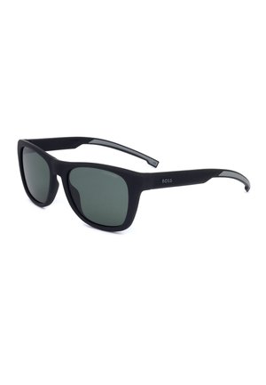 Occhiali da sole rettangolari neri con lenti scure e montatura opaca, con la parola "BOSS" sull’asta.