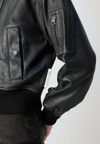 Marc O'Polo VINTAGE BLOUSON CROPPED WELT POCKETS - Blusão aviador - black