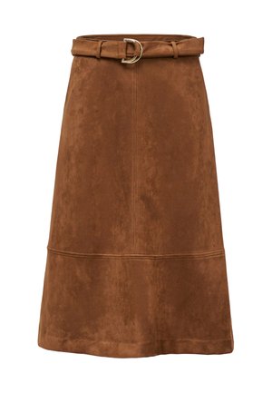 Falda marrón de ante sintético en línea A con una cinturilla ancha y cinturón, cuenta con una hebilla circular de metal y detalles de costuras para mayor estructura.