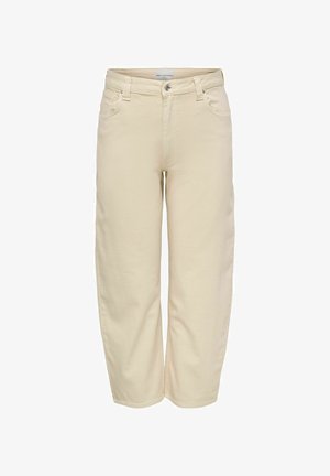 Pantalon beige à jambes droites avec passants de ceinture, fermeture par bouton et zip à l'avant, et poches avant, présenté sur un fond blanc.