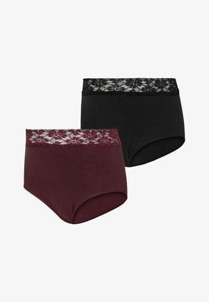 Kaks paari kõrge vöökohaga aluspesu: üks must, üks burgundia, mõlemal lillelise pitsiga ääris vöökohal. Siidine kangas pehme tekstuuriga.